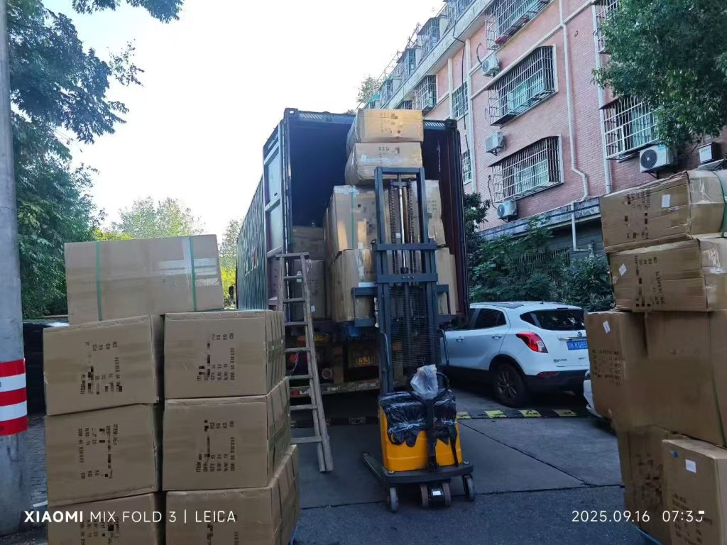 Wholesale Artificial Flowers FCL Container Loading at Yiwu Nihui Warehouse